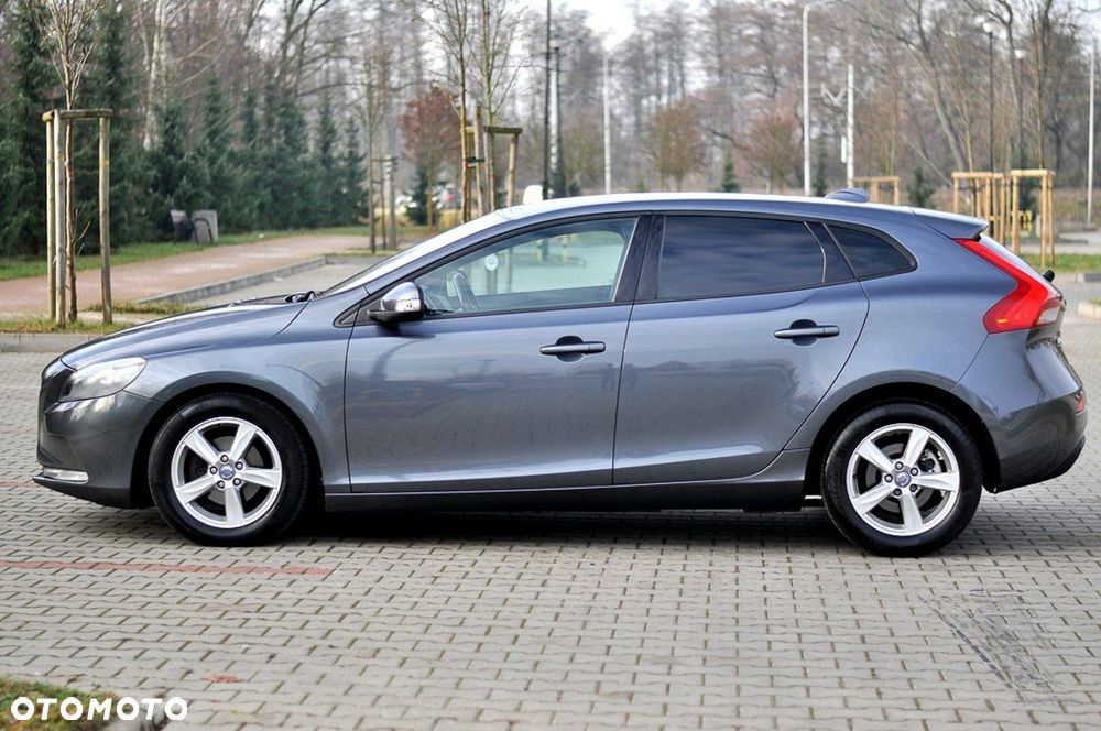 Volvo V40 D2 Momentum - 10