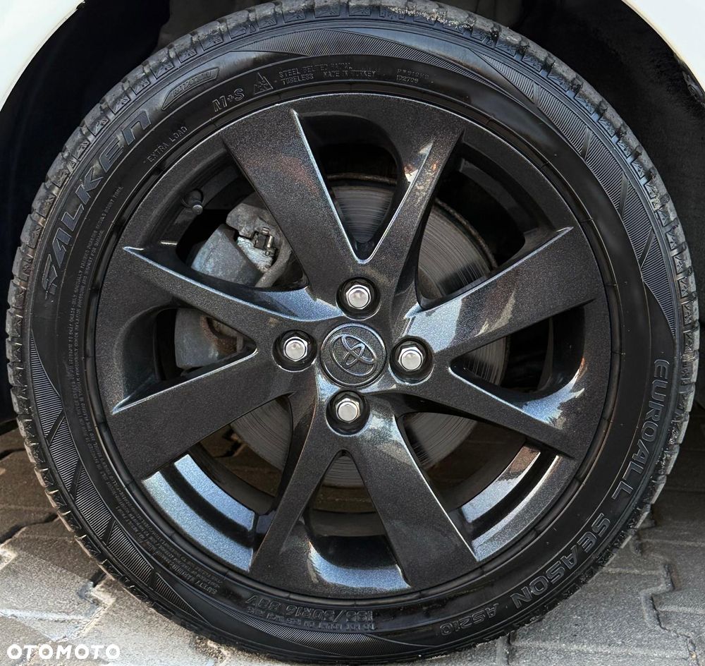 Toyota Yaris - 12