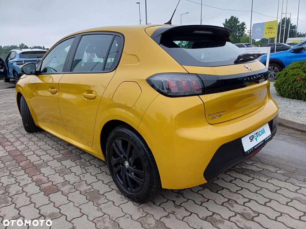 Peugeot 208 - 4