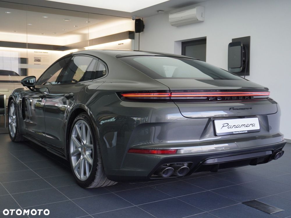 Porsche Panamera 4 E-Hybrid PHEV - 18