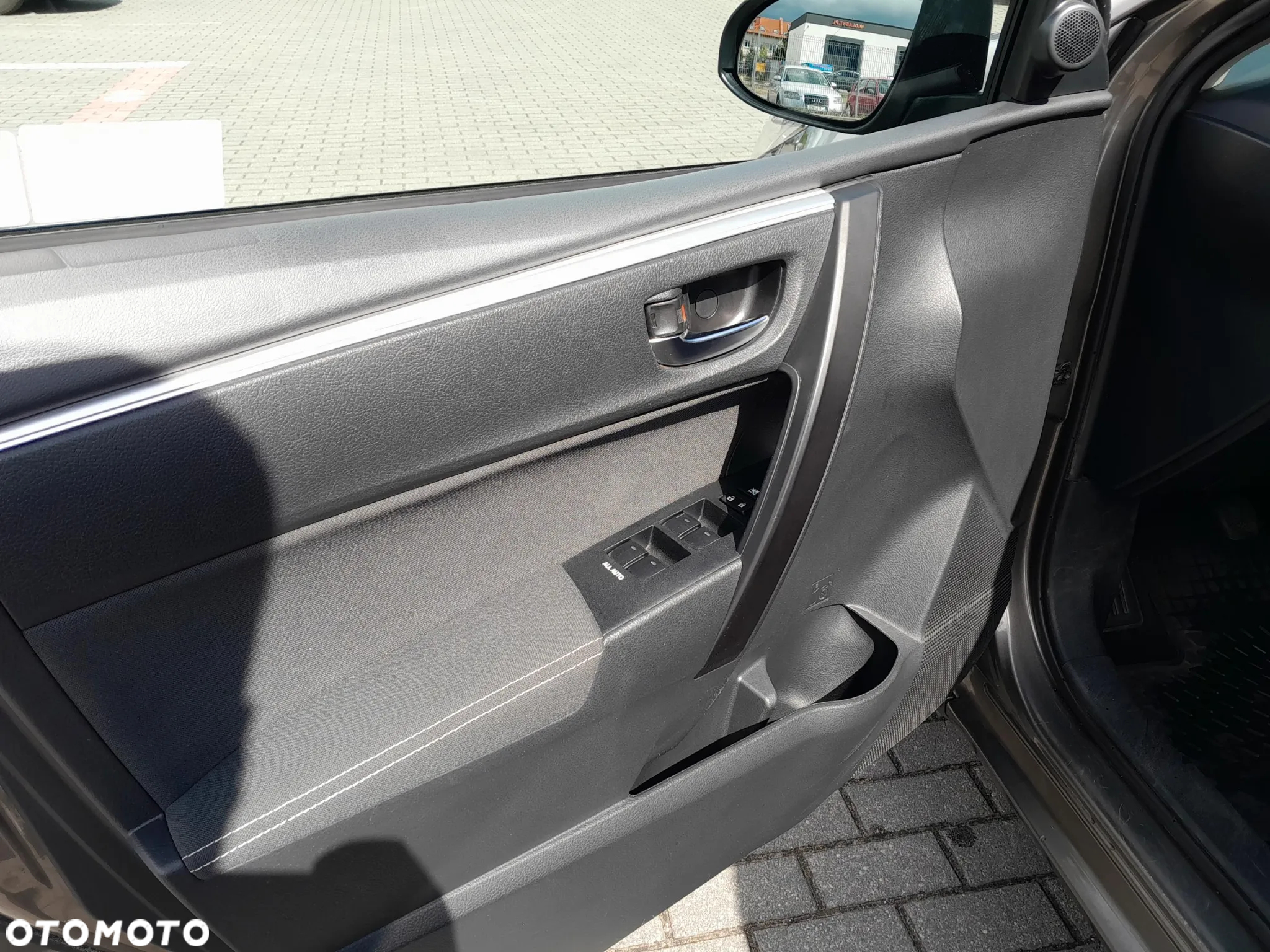 Toyota Corolla 1.6 Premium - 10