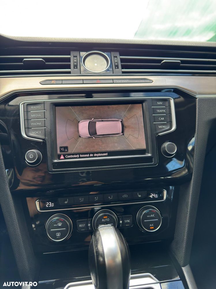 Volkswagen Passat 2.0 TDI DSG Highline - 12