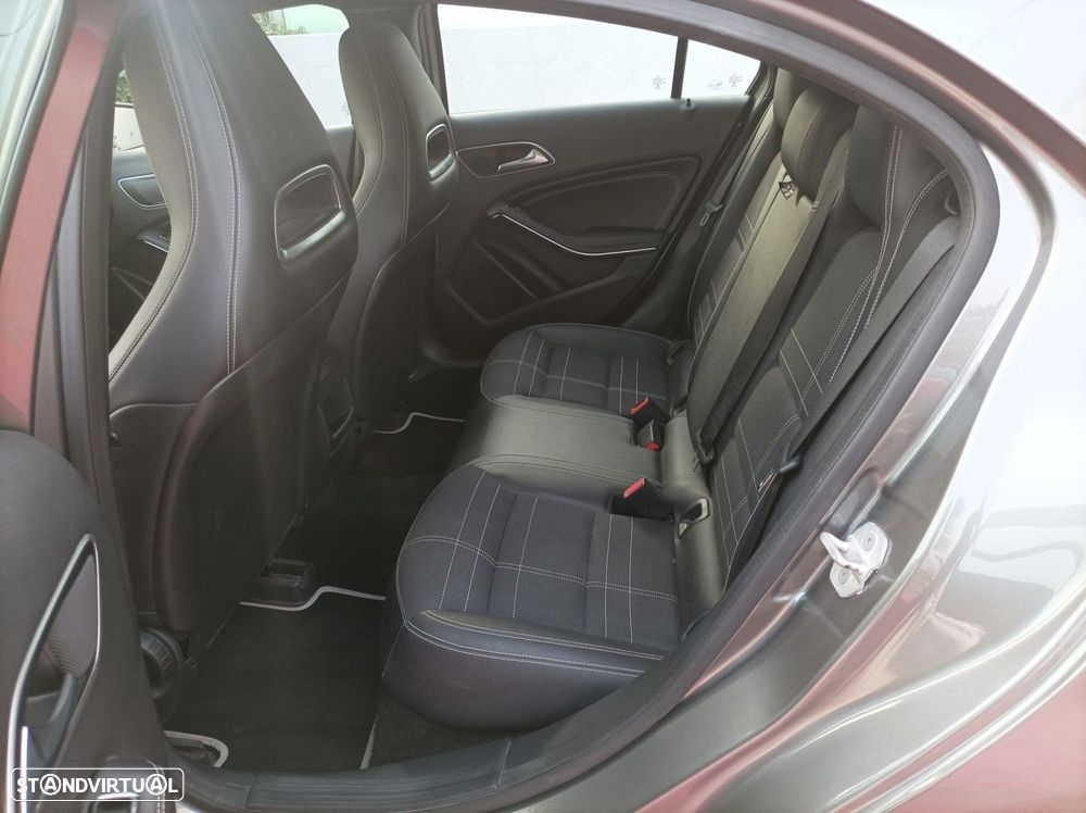 Mercedes-Benz A 180 d Urban - 15