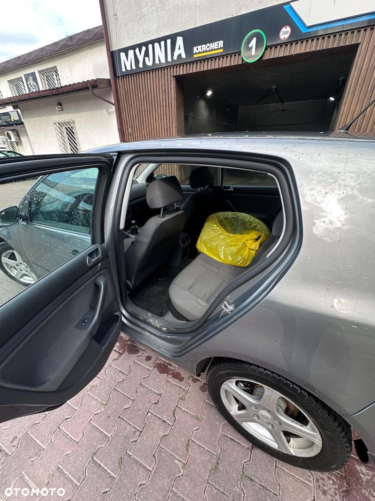 Volkswagen Golf V 1.9 TDI Trendline - 9