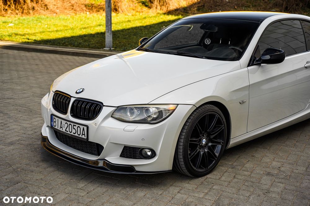 BMW Seria 3 320d DPF M Sport Edition - 6