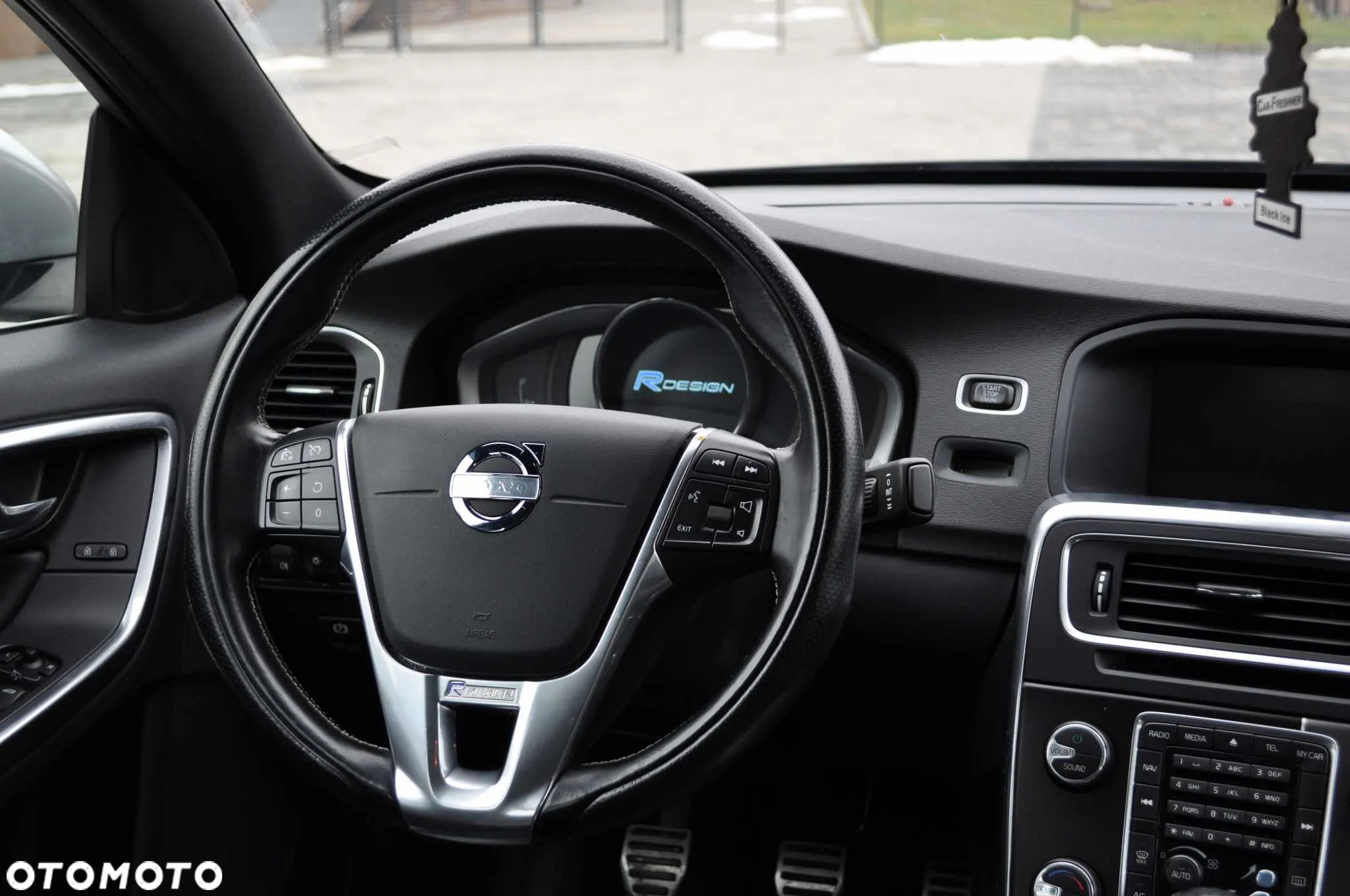 Volvo S60 D2 R-Design - 4