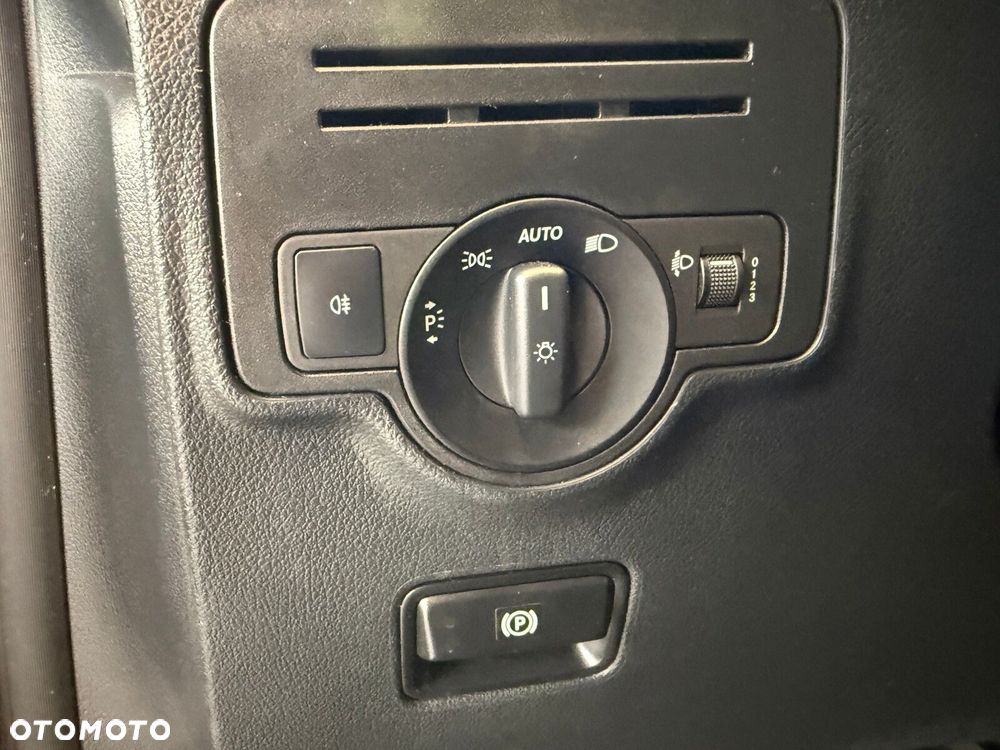 Mercedes-Benz Vito - 17