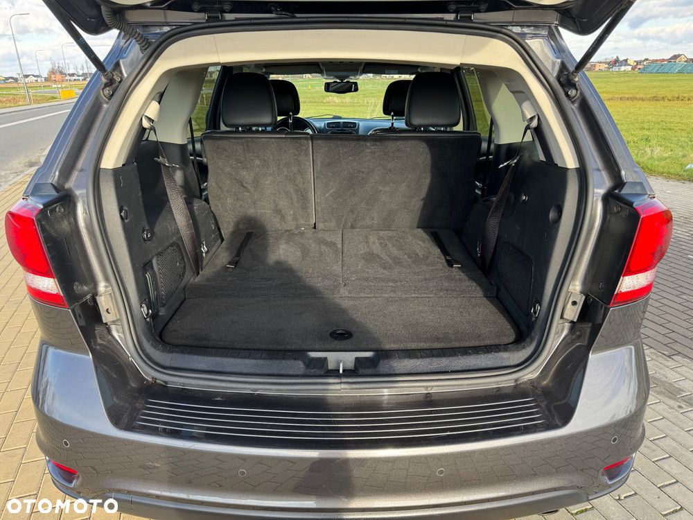 Fiat Freemont 2.0 Multijet Lounge AWD - 24