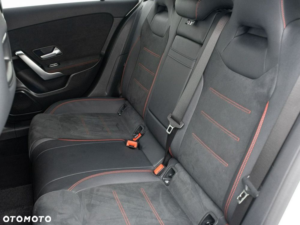 Mercedes-Benz Klasa A 200 AMG Line 7G-DCT - 27