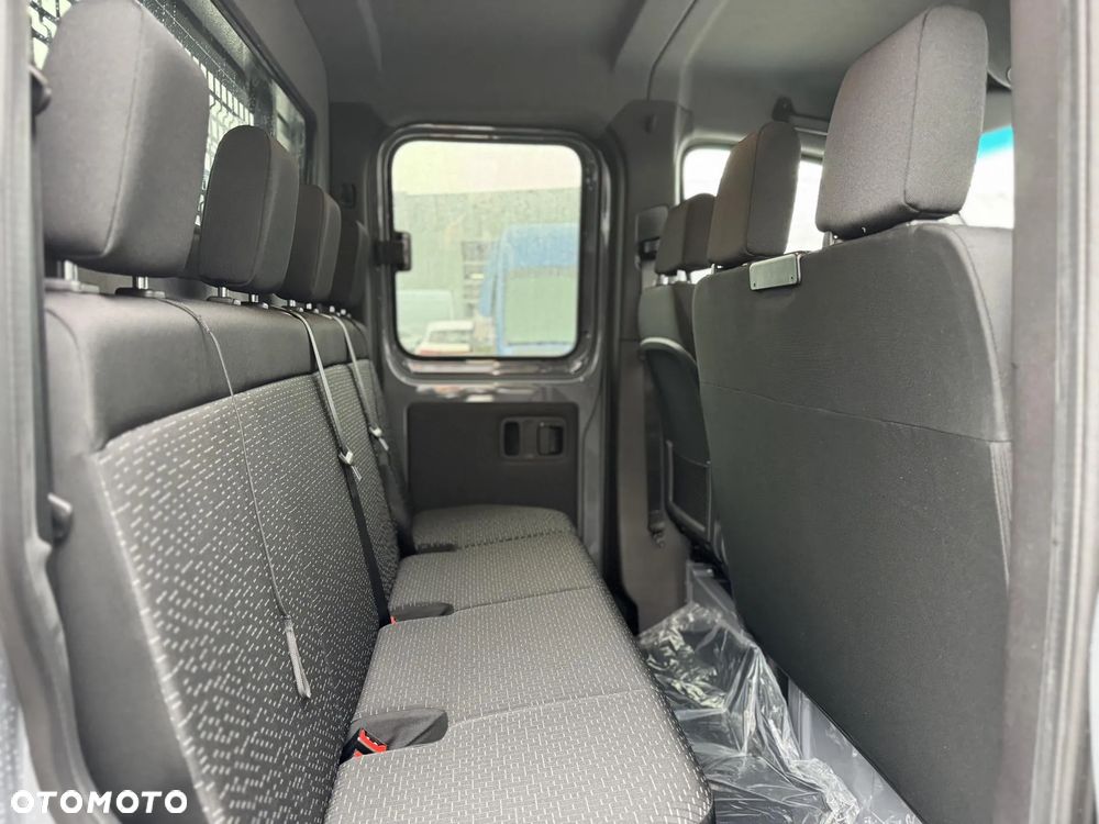 Mercedes-Benz Sprinter - 11