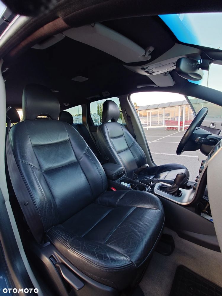 Volvo V50 2.0D Momentum - 9