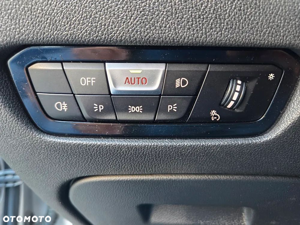 BMW Seria 3 318d MHEV Advantage - 17