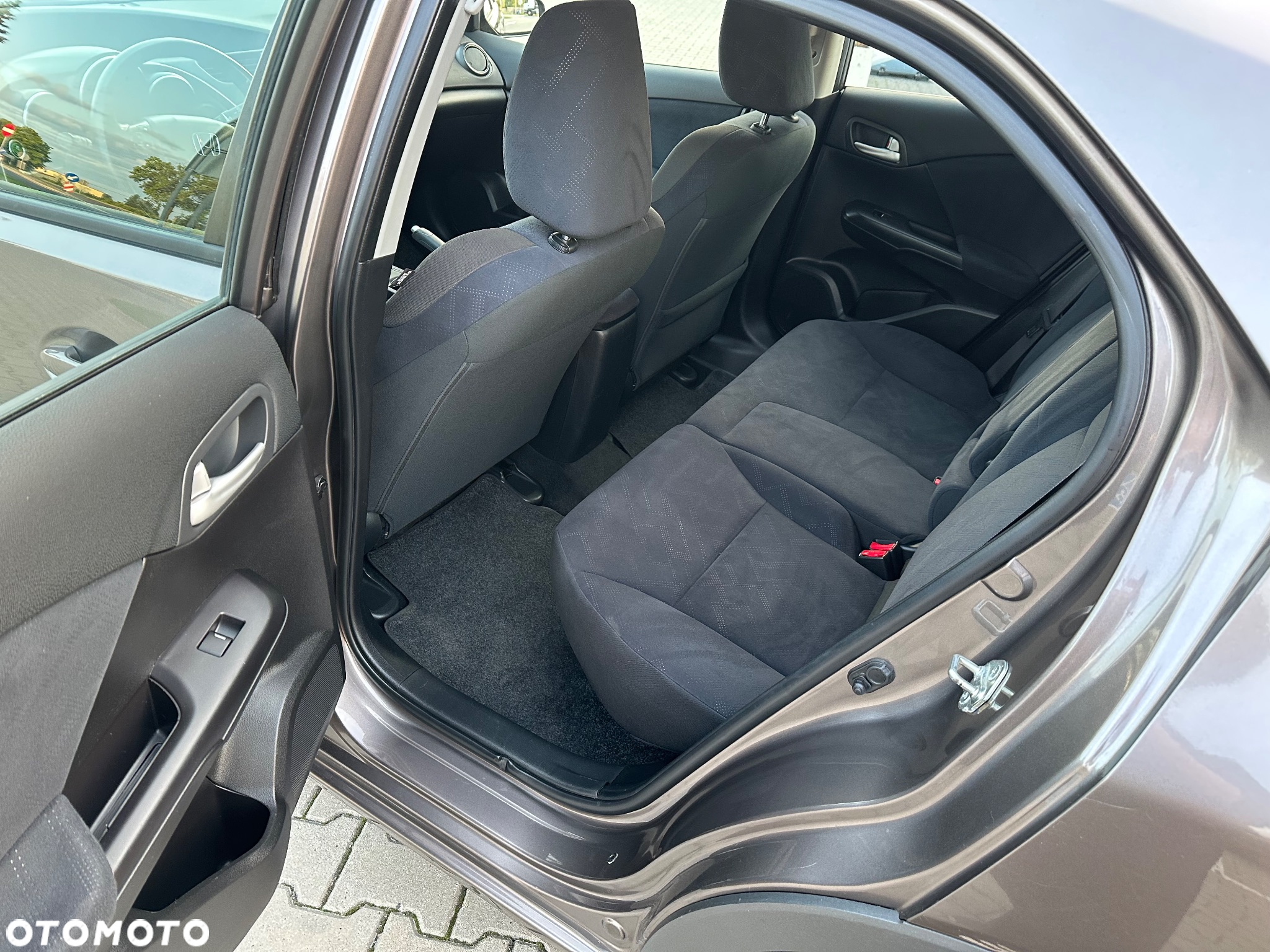 Honda Civic 1.8 i-VTEC Sport - 16