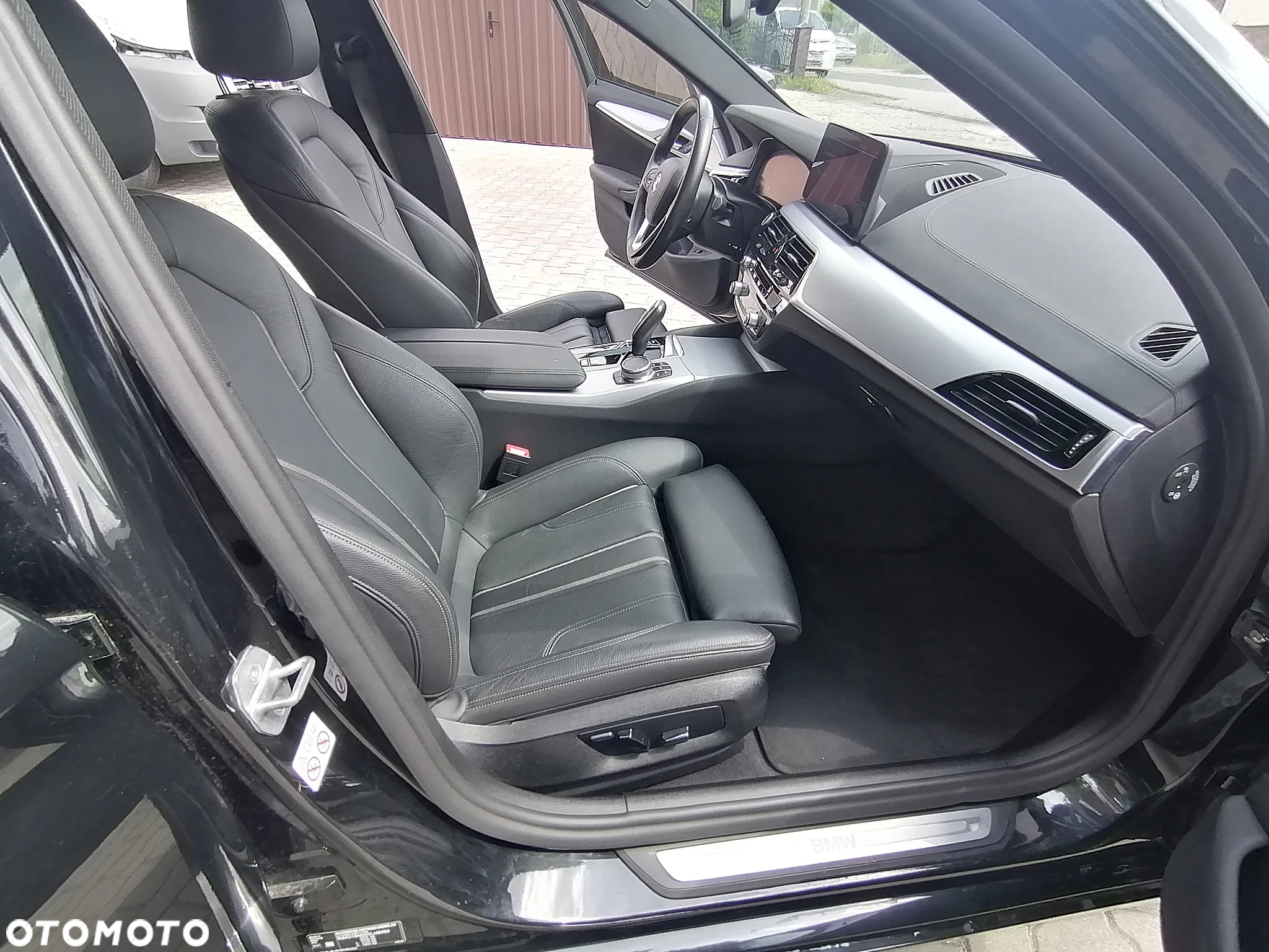 BMW Seria 5 520d Touring M Sport Edition - 25
