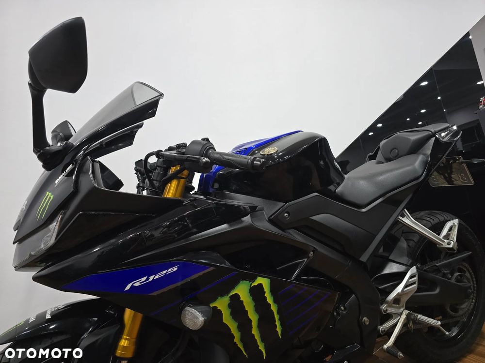 Yamaha YZF - 19