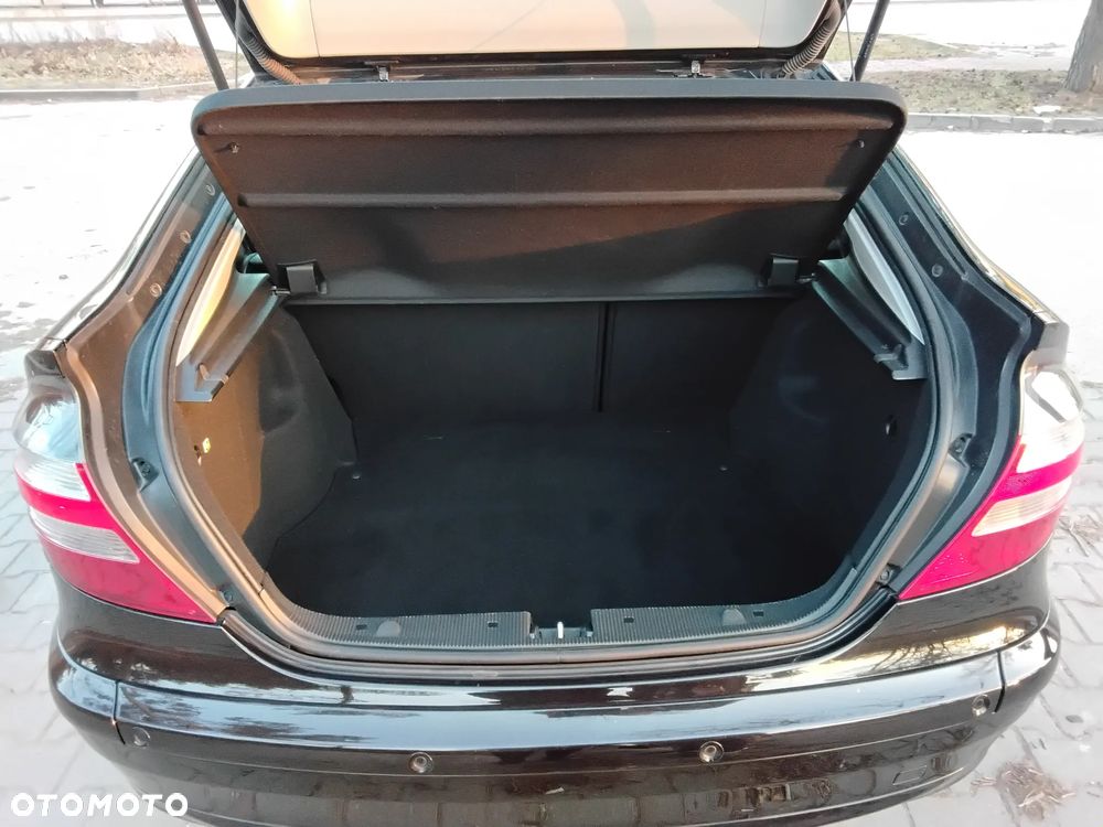 Mercedes-Benz Klasa C 180 Kompressor Sportcoupe - 17