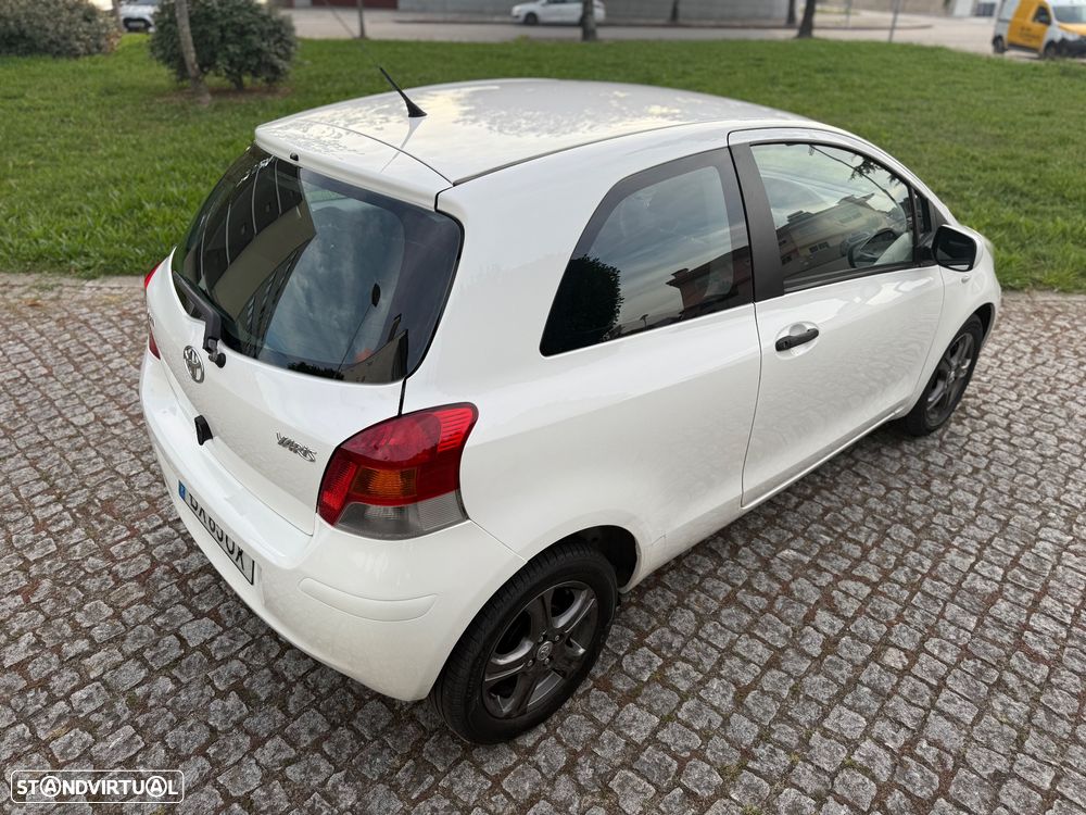 Toyota Yaris 1.4 D-4D Cool - 4