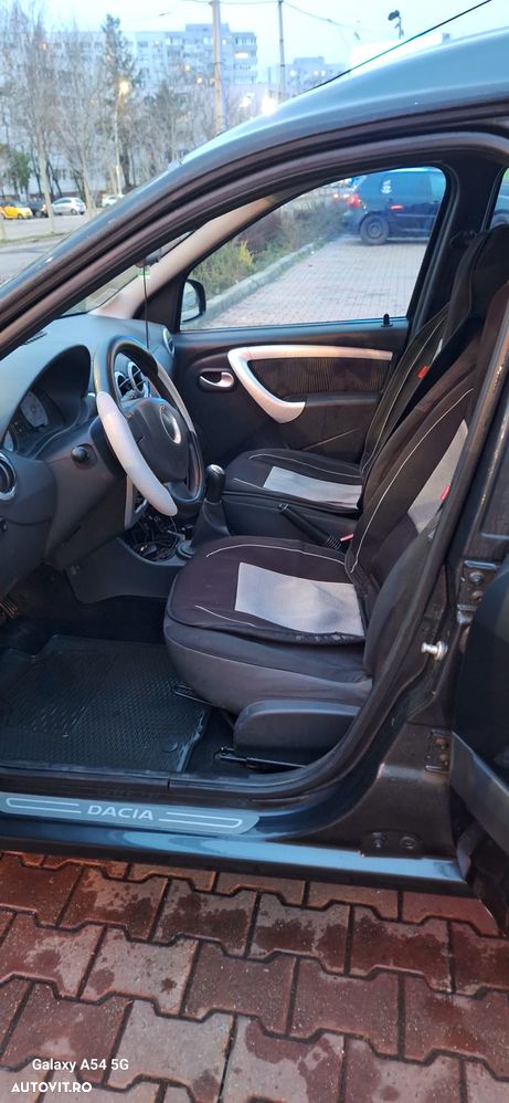 Dacia Logan 1.6 16V Laureate - 7