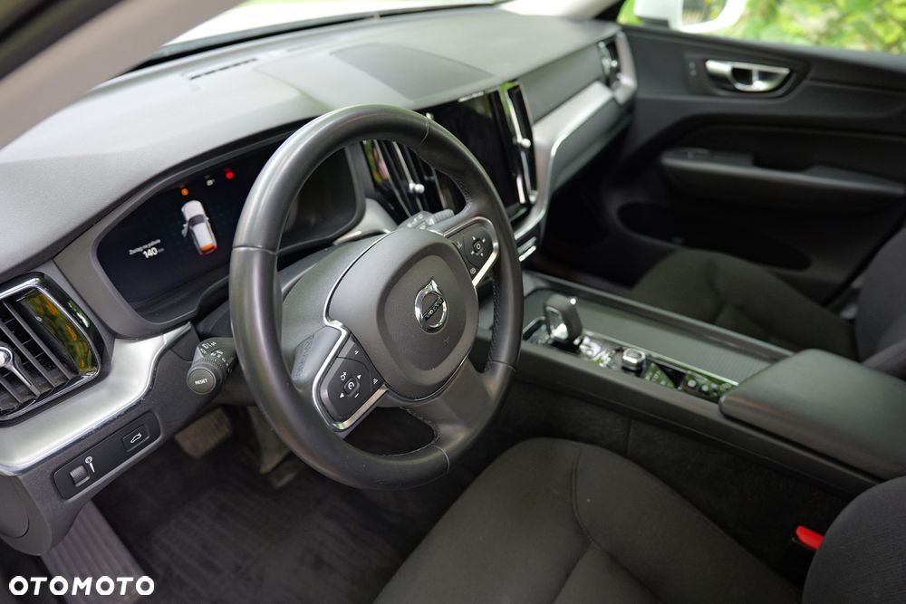 Volvo XC 60 B4 B Momentum Pro - 6