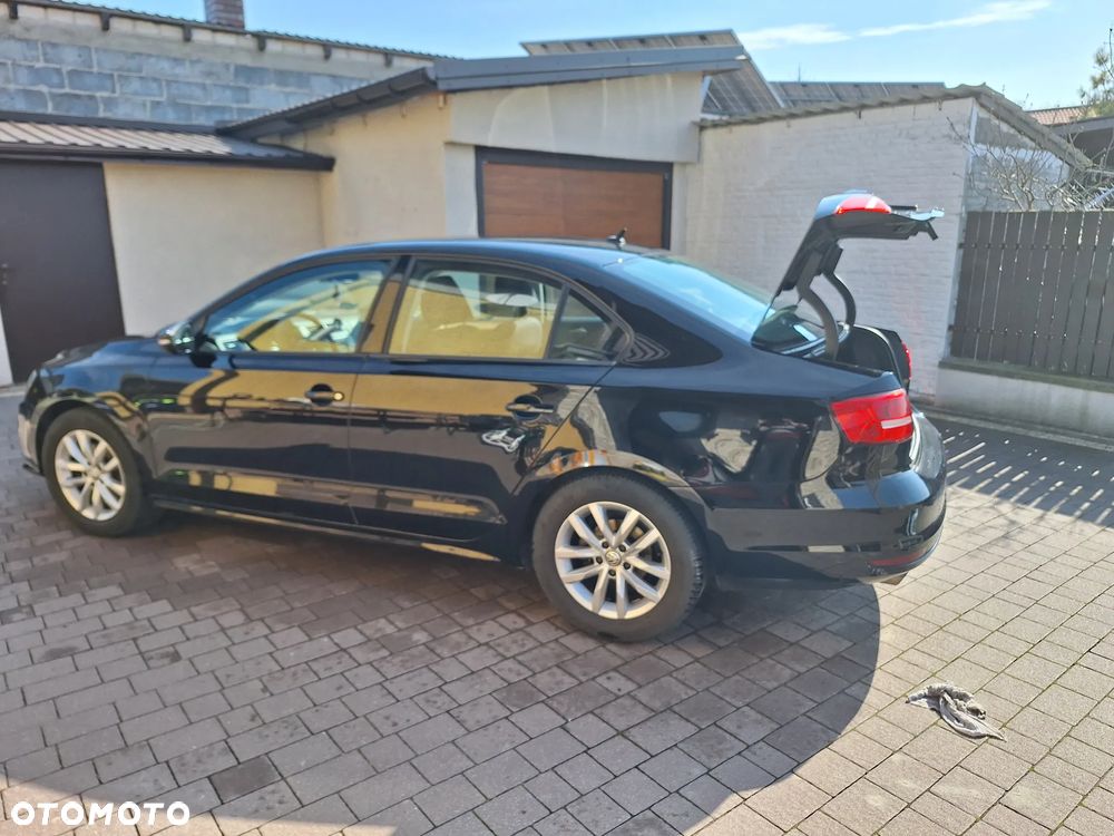 Volkswagen Jetta 2.0 TDI DPF BMT Trendline - 3