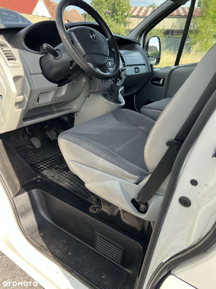 Opel Vivaro - 8