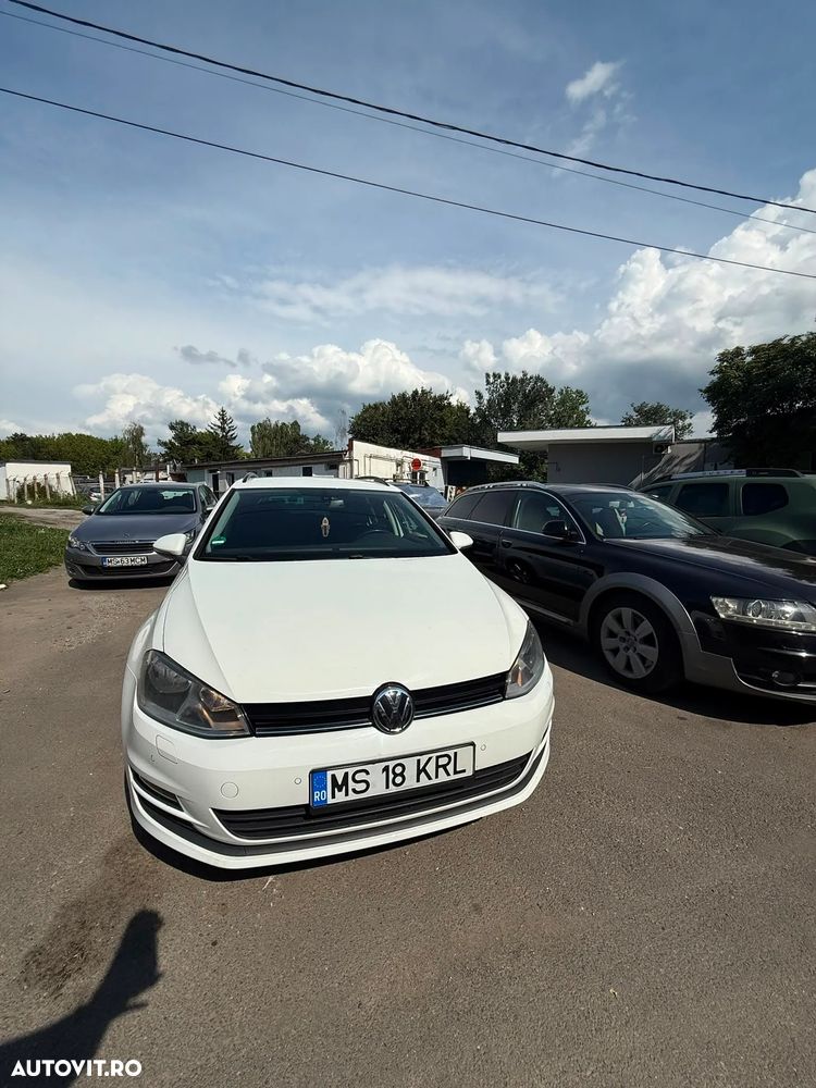 Volkswagen Golf - 1