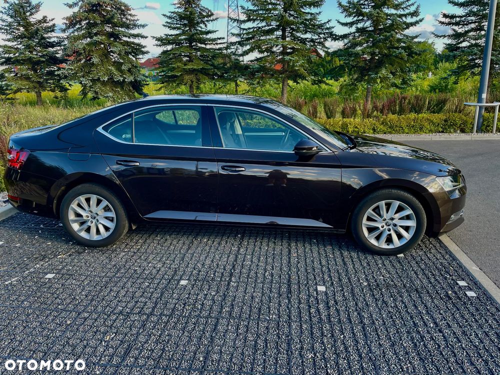 Skoda Superb 2.0 TDI Ambition DSG - 4