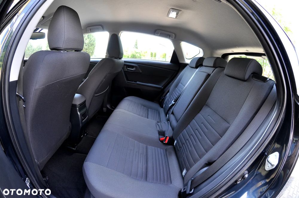 Toyota Auris 1.8 HSD Sol - 23