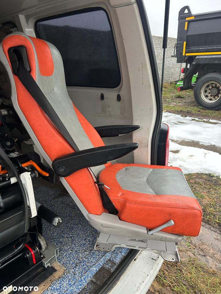 Bus Autobus fotel pojedyńczy pasy KARETKA AMBULANS - 1