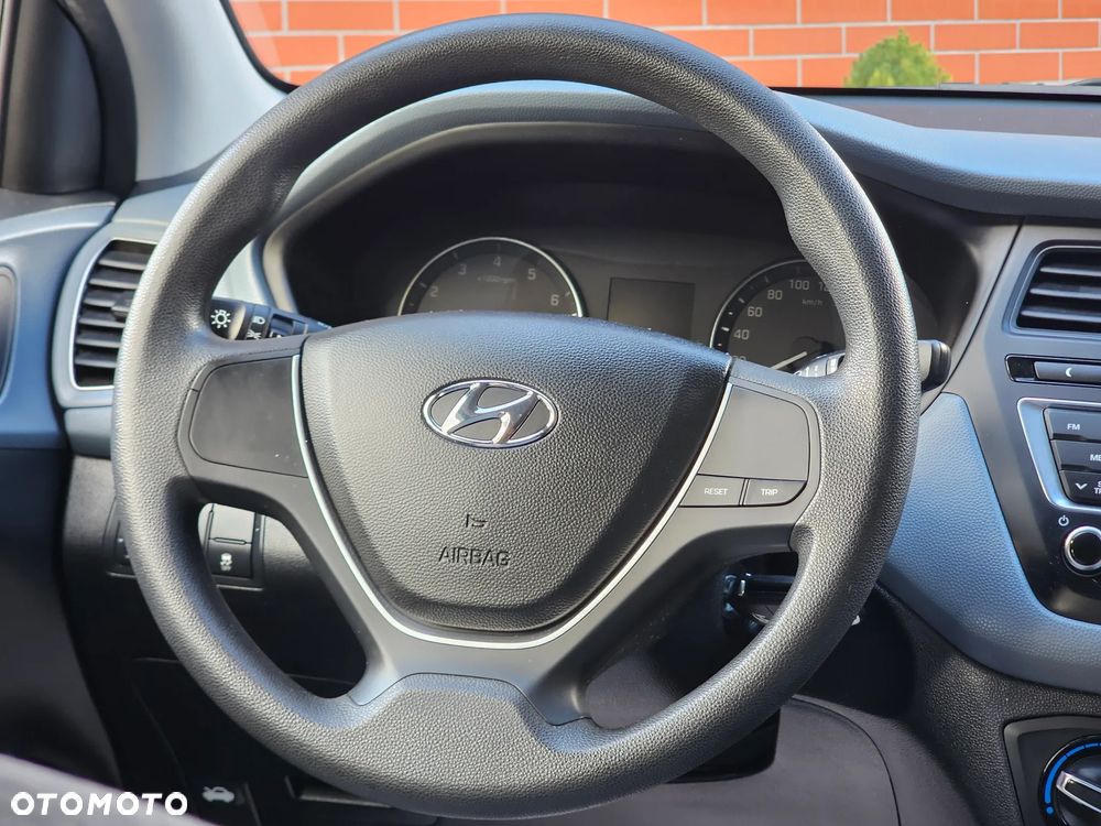 Hyundai i20 1.2 Classic + - 29