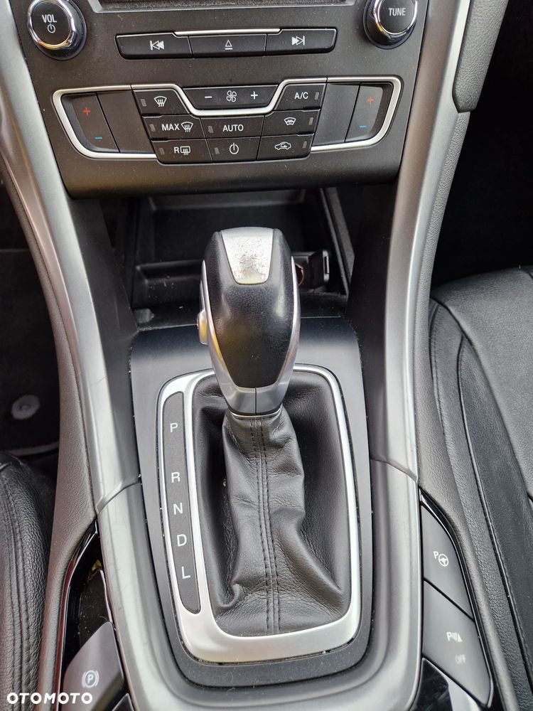 Ford Mondeo 2.0 Hybrid Titanium - 13
