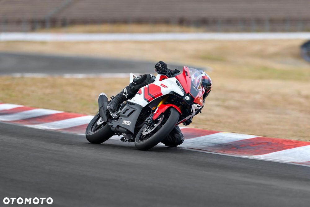 Yamaha R3 - 8