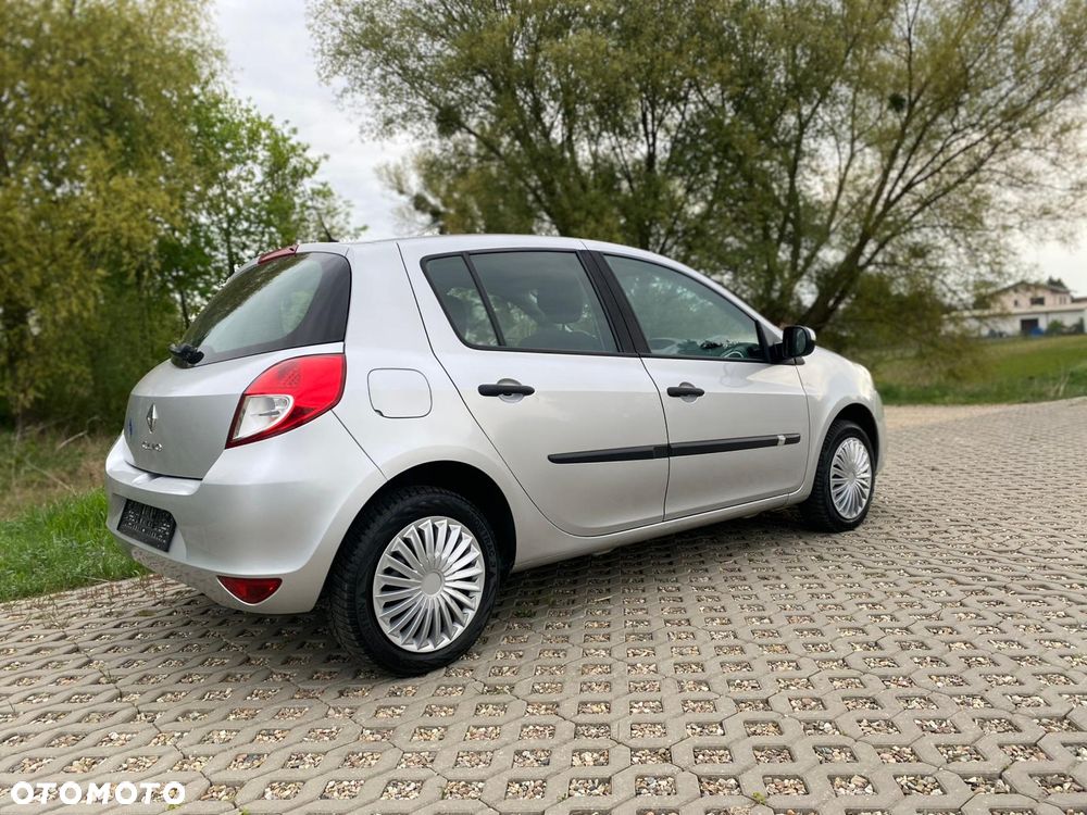 Renault Clio - 2