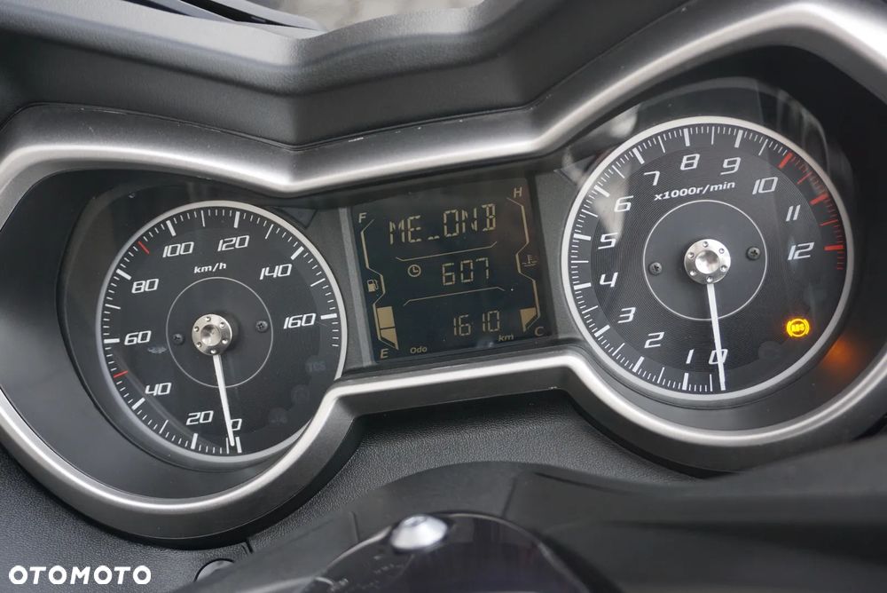 Yamaha X-max - 11