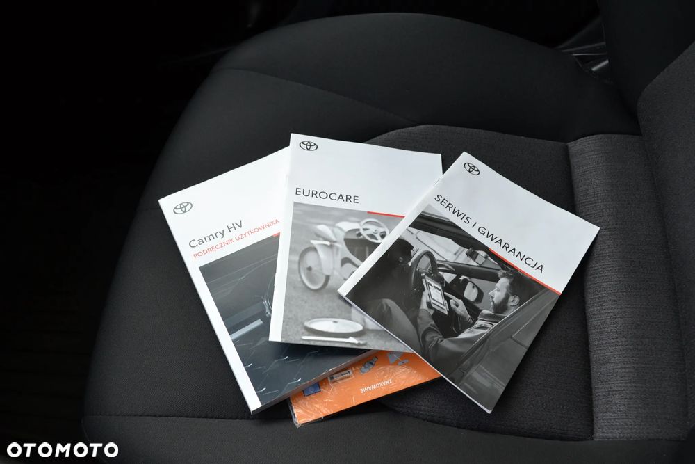 Toyota Camry - 24
