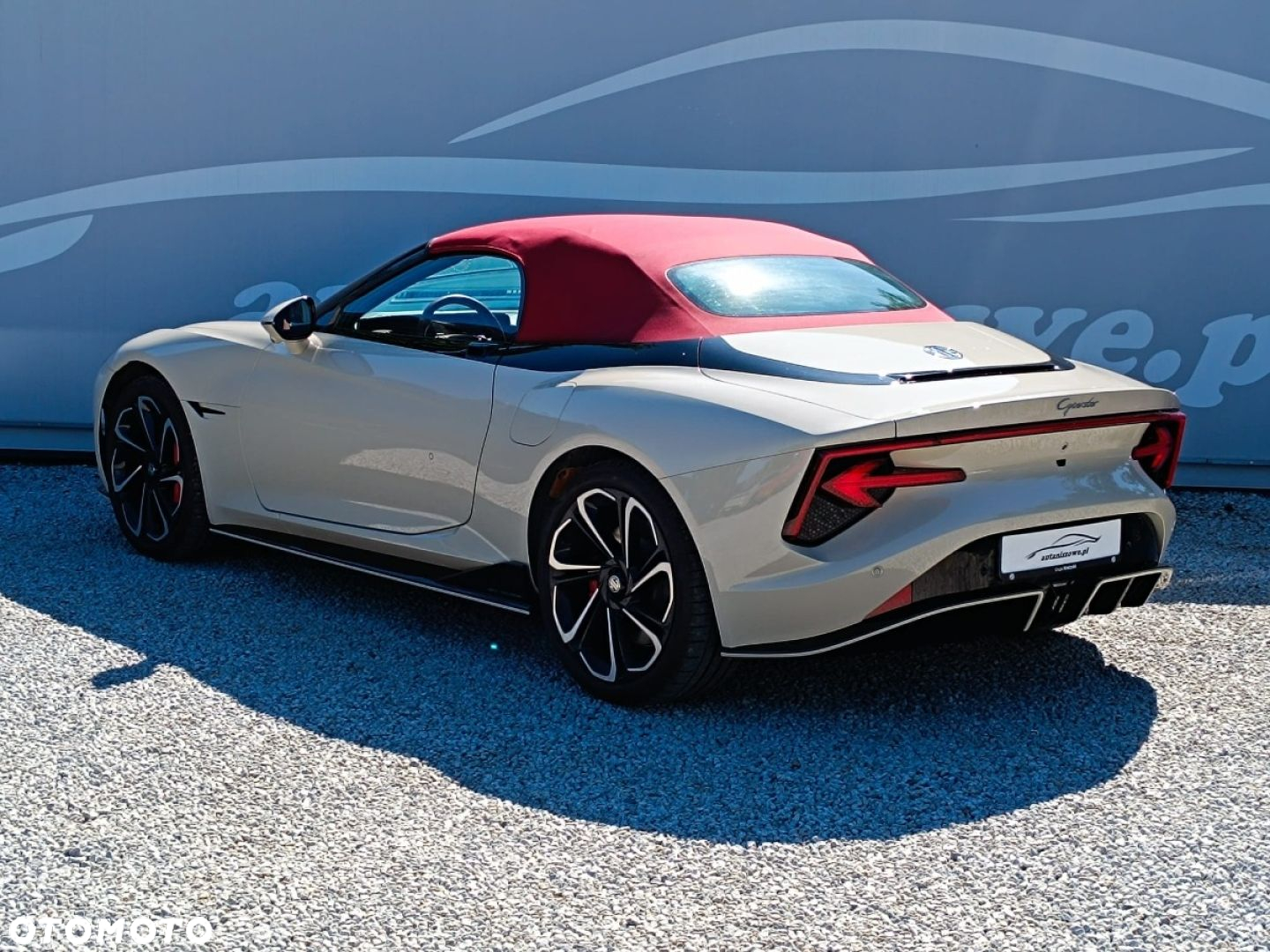 MG Cyberster 77kWh AWD Czerwony Dach - 35