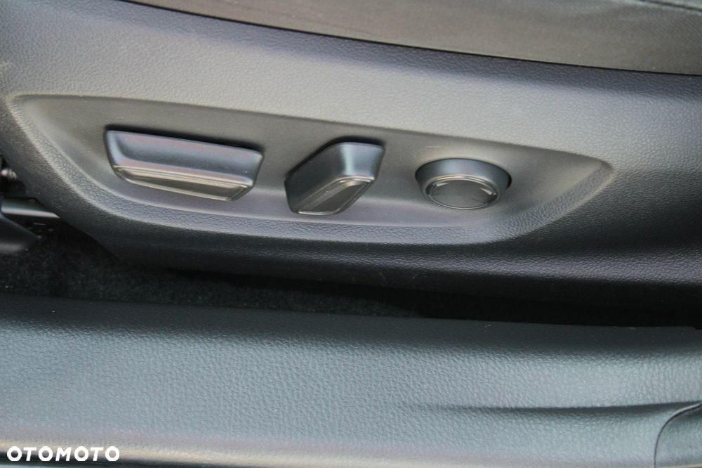 Toyota Camry - 20