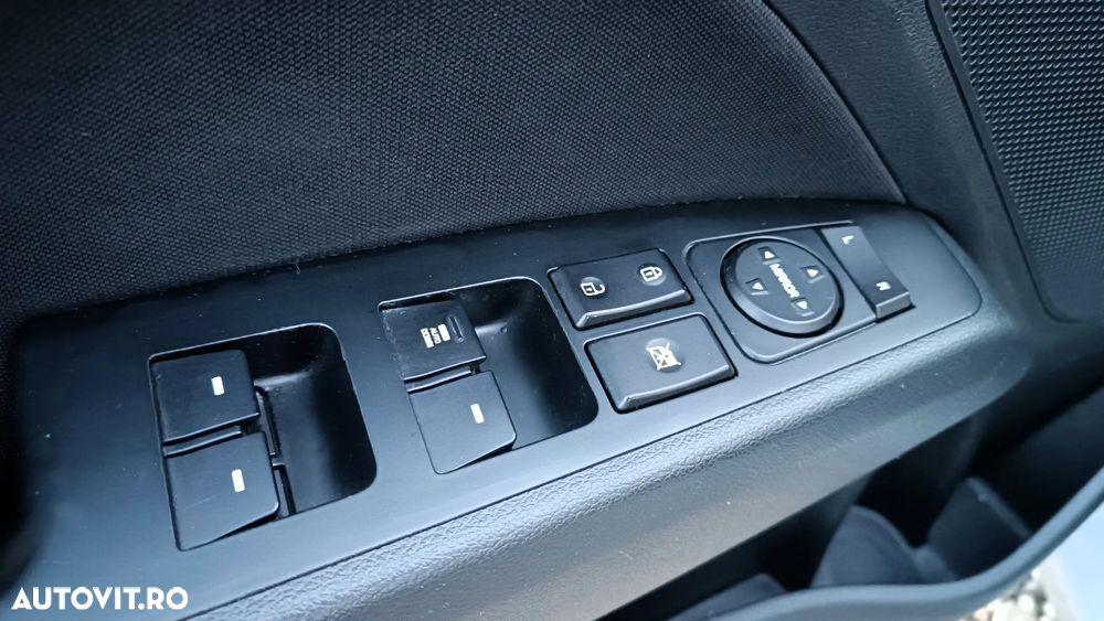 Hyundai Elantra 1.6 MPi Comfort - 11