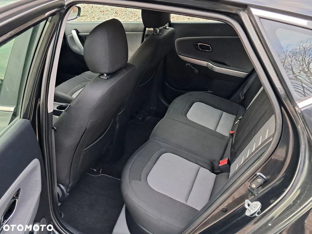 Kia Ceed 1.6 GDI Dream Team Edition - 15