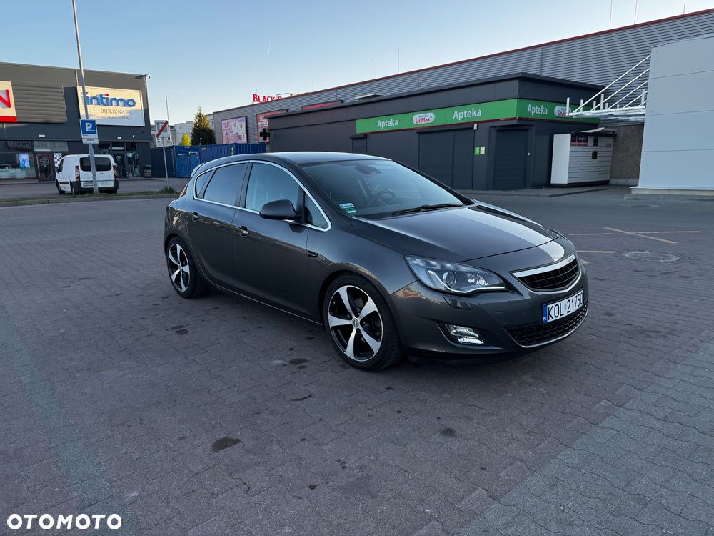 Opel Astra 1.6 T Cosmo - 3