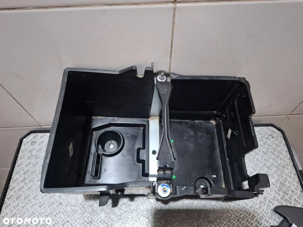 Obudowa akumulatora Ford Tourneo Connect 2021 rok mk2 lift nr AM5110723AF - 3