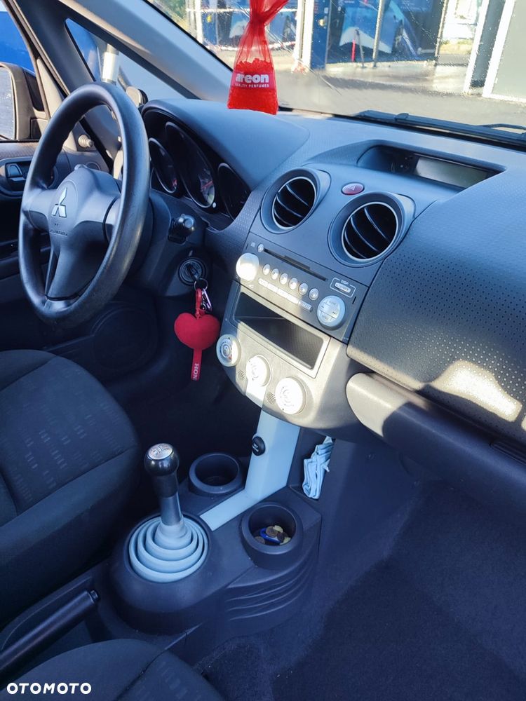 Mitsubishi Colt - 4