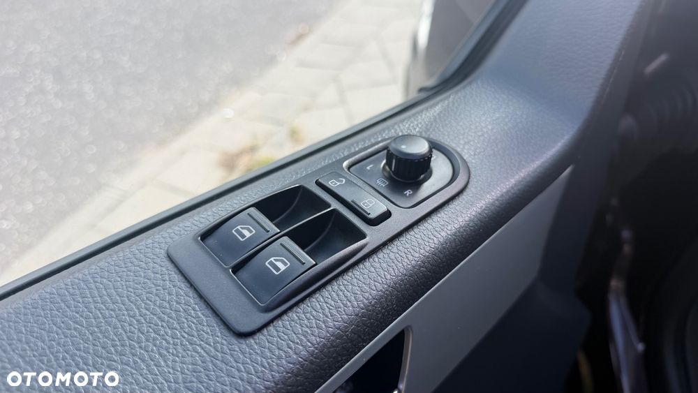 Volkswagen Multivan - 11