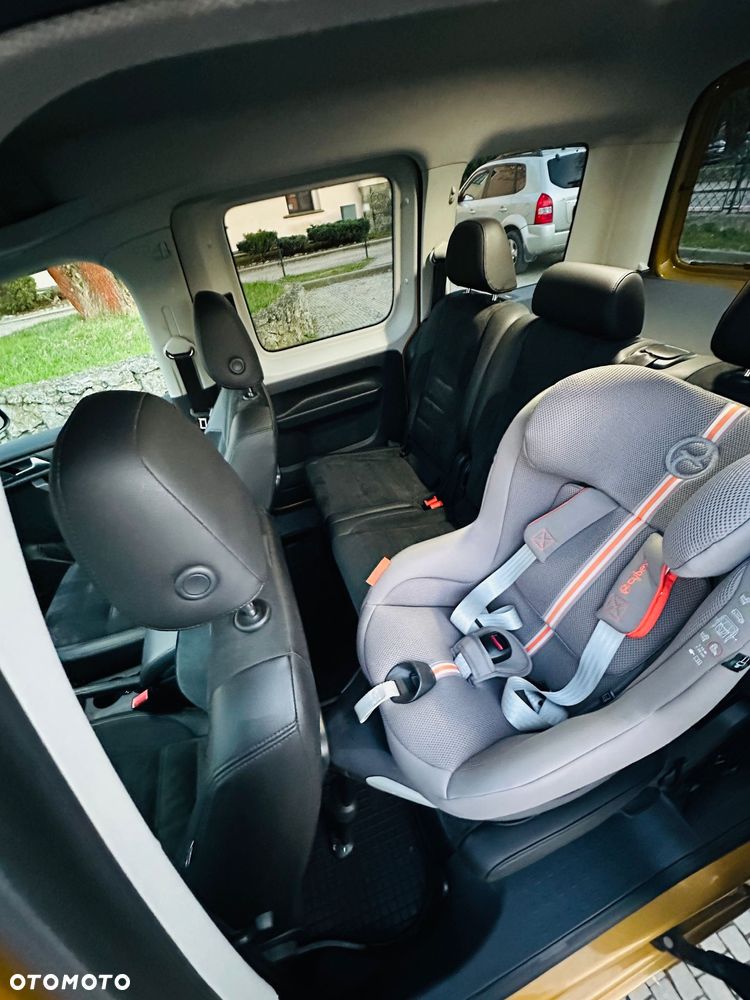 Volkswagen Caddy 1.4 TSI Highline DSG - 12