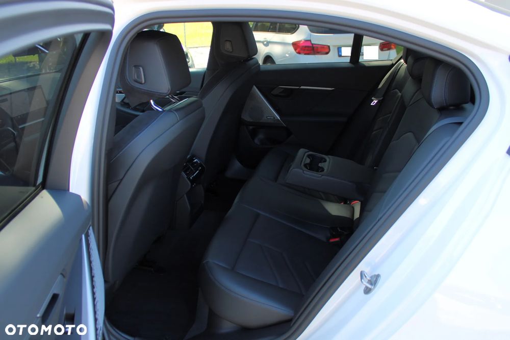 BMW Seria 5 550e xDrive PHEV M Sport - 13