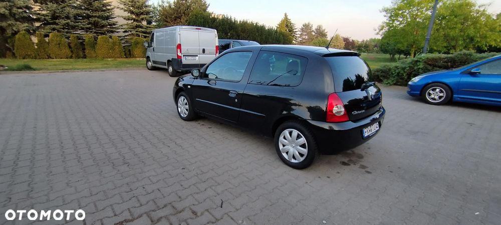 Renault Clio 1.2 16V Campus - 5