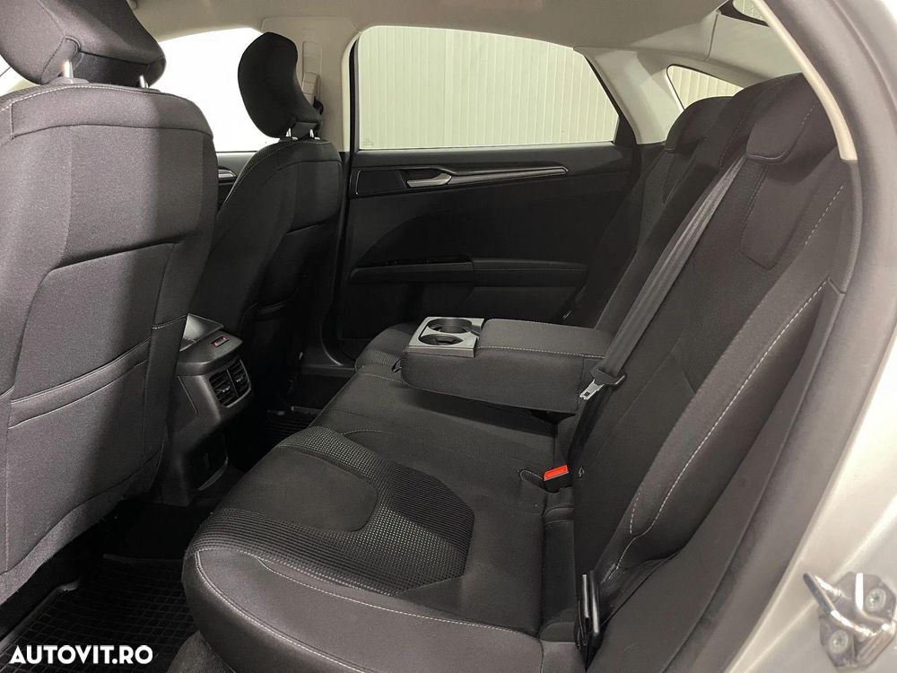 Ford Mondeo 2.0 HEV Titanium - 12