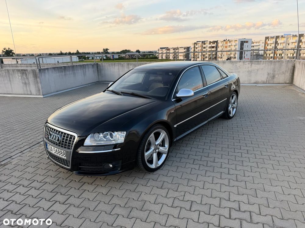 Audi S8 - 13