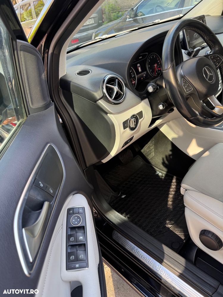 Mercedes-Benz B 220 4Matic Aut. - 10