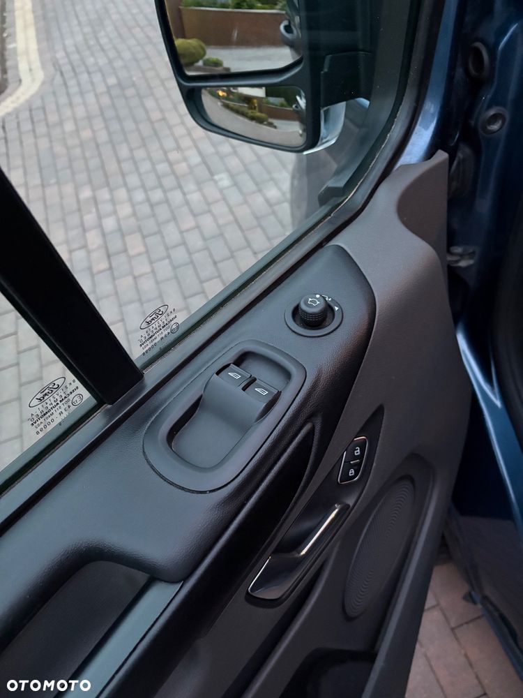 Ford Transit Custom - 11